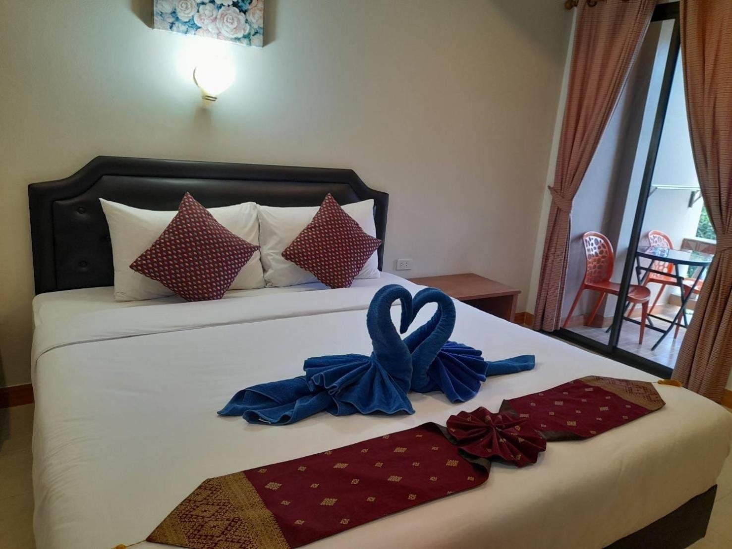 Aram Hotel Kata Beach  Buitenkant foto
