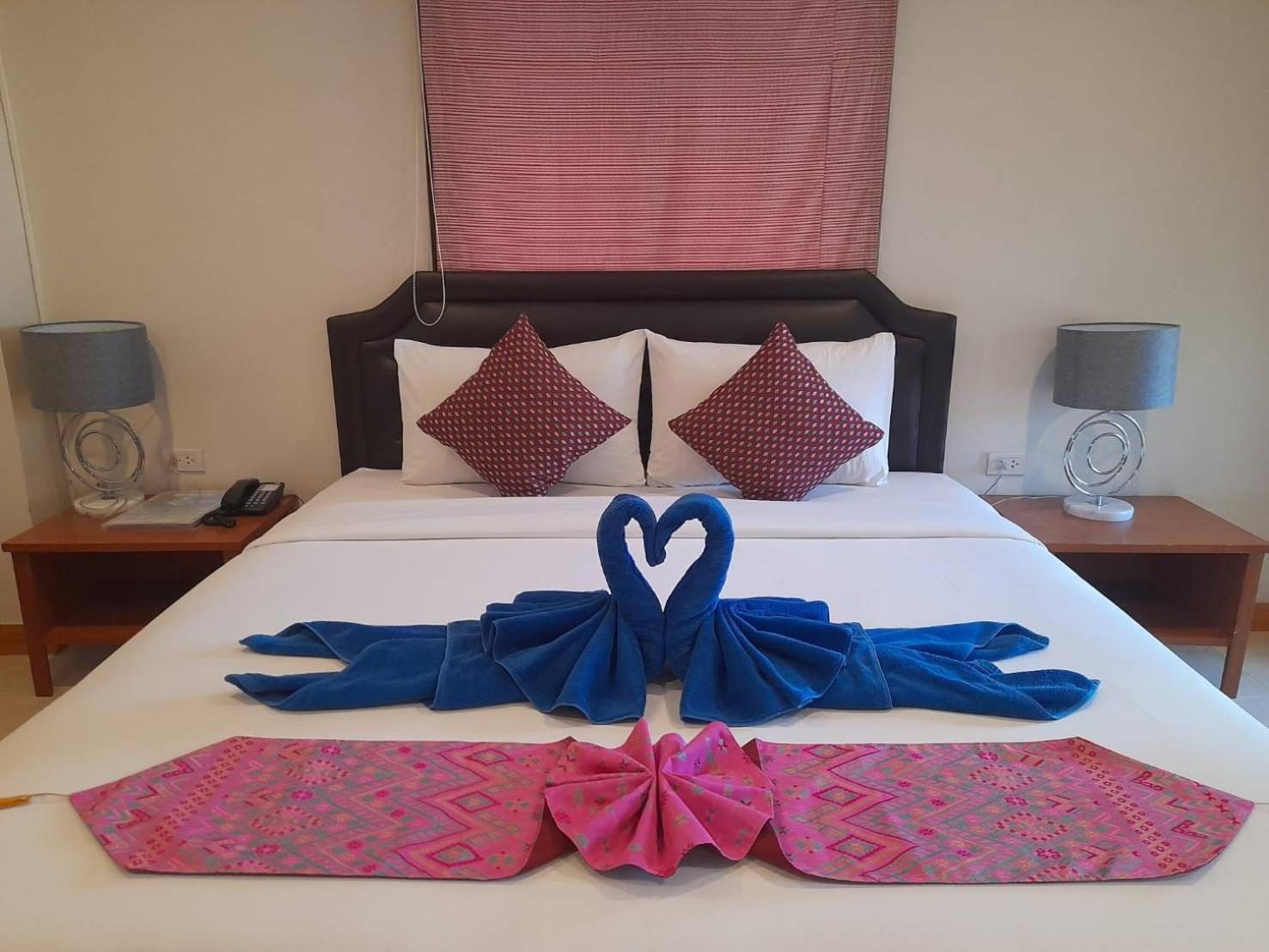 Aram Hotel Kata Beach  Buitenkant foto