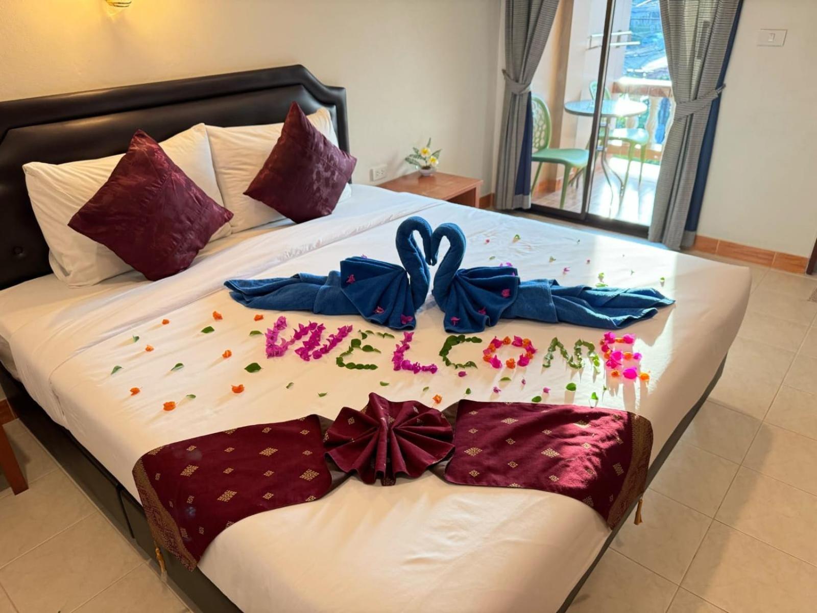 Aram Hotel Kata Beach  Buitenkant foto